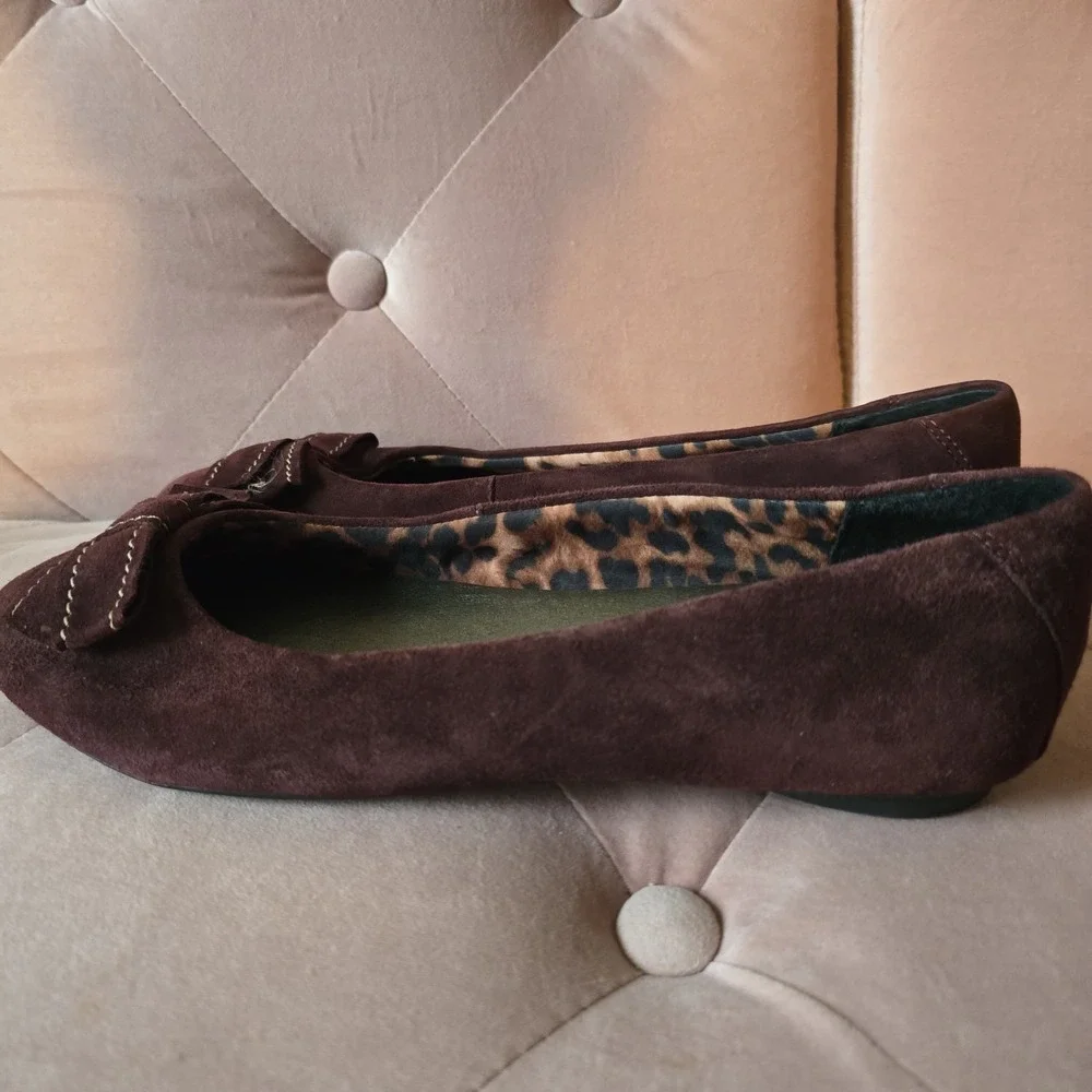 Clarks Shoes Womens 9.5‎ M Maroon Leather Bendables Flats Slip On Ribbon.